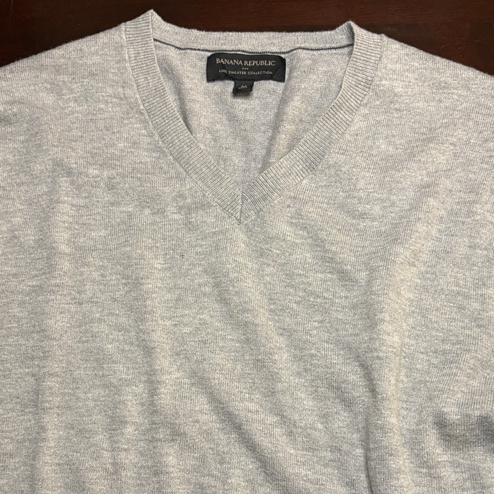 Banana Republic Light Gray V-Neck Sweater